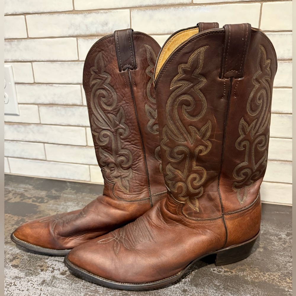 Vintage Justin 2252 Men’s Leather Cowboy Boots.  Made in USA.  Sz 11.5D, EUC